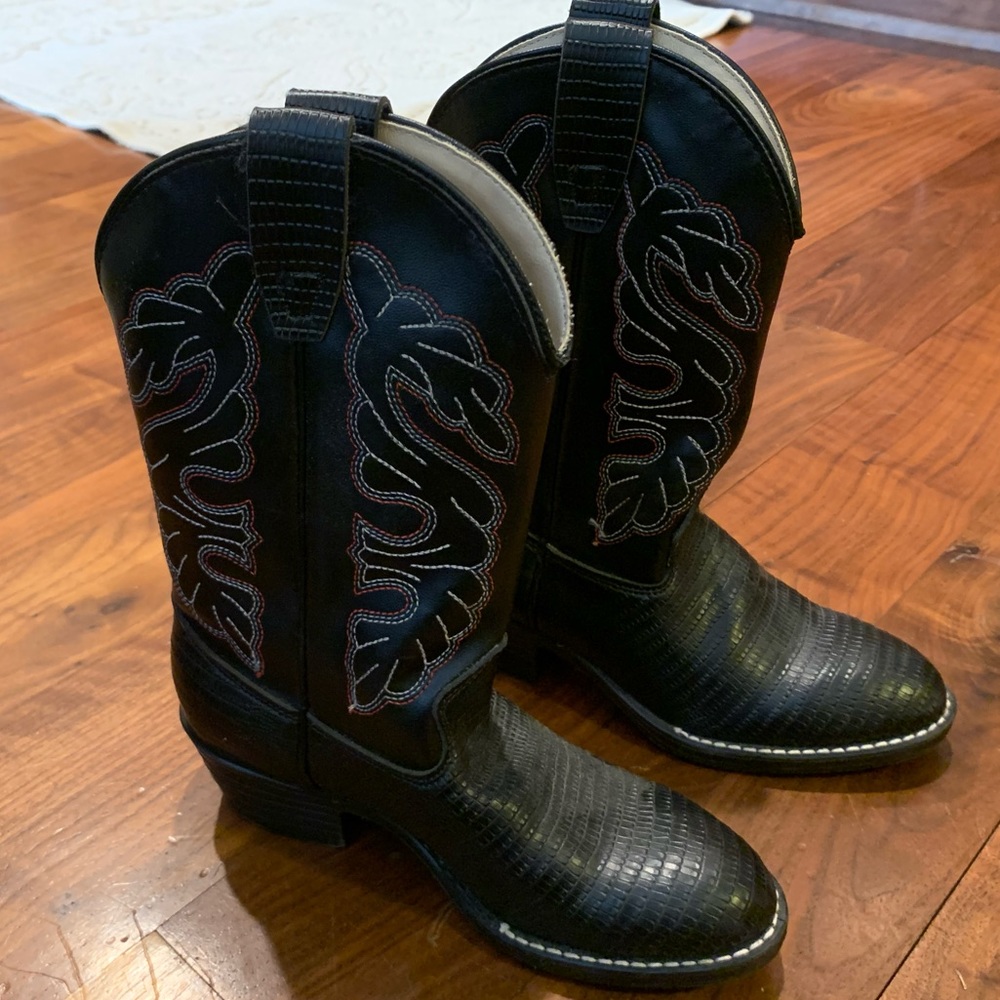 Boys black like new cowboy boots size 13